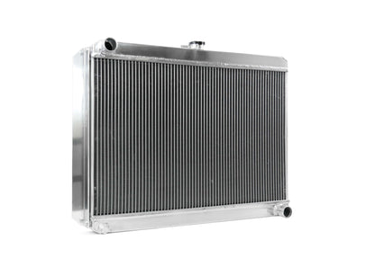 Universal Large Radiator - Top Outlet Pipe Left / Bottom Outlet Pipe Right.